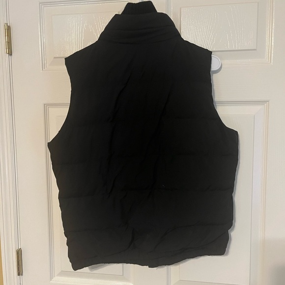 Men’s Abercrombie and Fitch black tech vest. Size medium. New without tags. - Picture 4 of 10